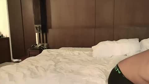 Sandra and Tom online show from 01/18/25, 07:04