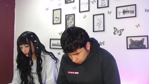 Snapshot of coupsextop chatting on 01/07/25, 05:01 Juli and Liam online show from 01/07/25, 05:01