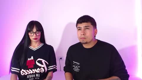 Snapshot of coupsextop chatting on 10/17/25, 05:10 Juli and Liam online show from 10/17/25, 05:10