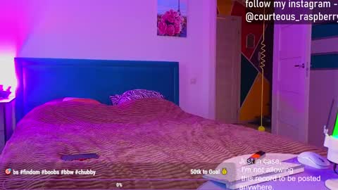 Snapshot of courteous_raspberrrry chatting on 01/19/25, 09:22 Rose Roys my  online show from 01/19/25, 09:22