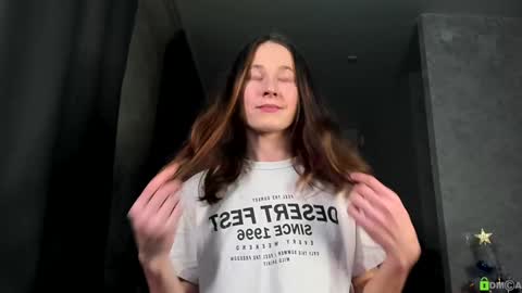 Snapshot of courtney_luv chatting on 01/06/26, 02:10 Im Courtney Nice to meet youFollow meInstagram courtneyluv778 online show from 01/06/26, 02:10