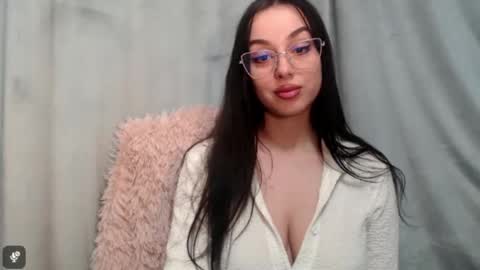 Snapshot of courtney_lux chatting on 02/05/26, 03:38 Courtney online show from 02/05/26, 03:38