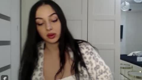 Snapshot of courtney_lux chatting on 02/11/26, 04:12 Courtney online show from 02/11/26, 04:12