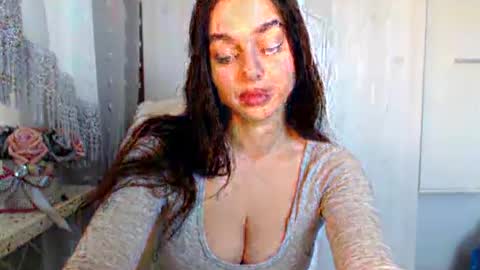 Snapshot of courtney_lux chatting on 04/21/26, 07:14 Courtney online show from 04/21/26, 07:14