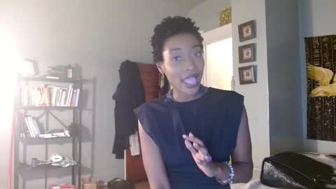 Snapshot of courtneyfmty chatting on 10/14/25, 04:52 Courtney online show from 10/14/25, 04:52