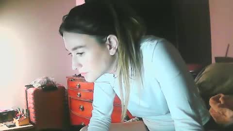 courtscutekitty online show from 01/31/25, 11:46