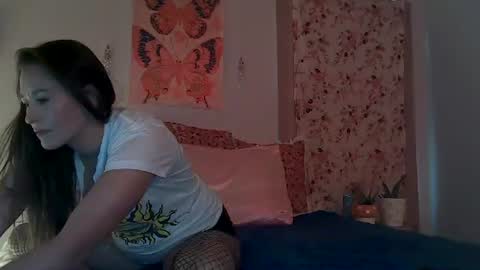 Snapshot of courtscutekitty chatting on 07/11/26, 03:26 courtscutekitty online show from 07/11/26, 03:26