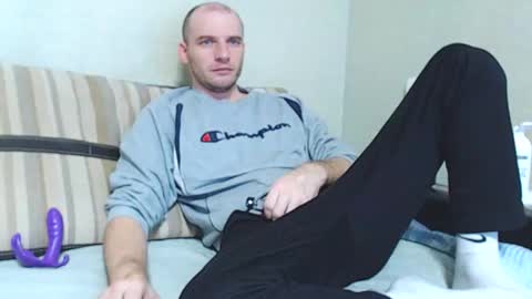 Damien online show from 12/22/25, 09:17