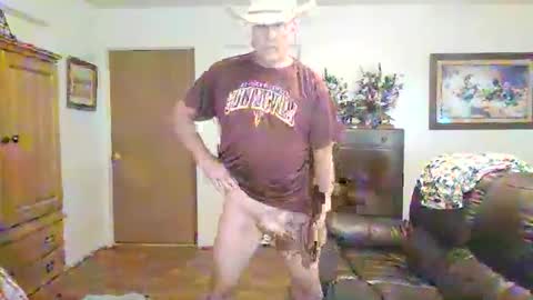 Snapshot of cowboy_hardware chatting on 01/06/26, 04:11 Cowboy Hardware online show from 01/06/26, 04:11