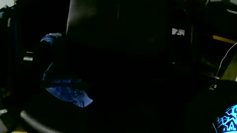 coyote017 online show from 10/18/25, 06:19