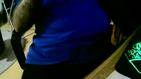 coyote017 online show from 11/19/25, 06:19