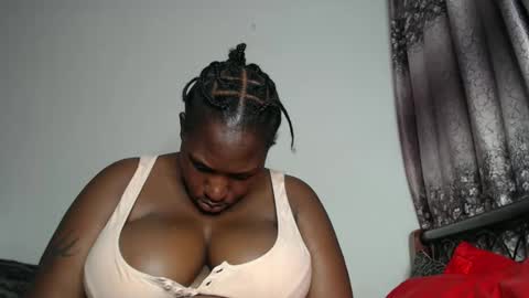 Snapshot of cozy_dion chatting on 04/10/26, 06:34 Erykah online show from 04/10/26, 06:34