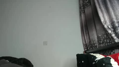 Snapshot of cozy_dion chatting on 04/21/26, 08:23 Erykah online show from 04/21/26, 08:23