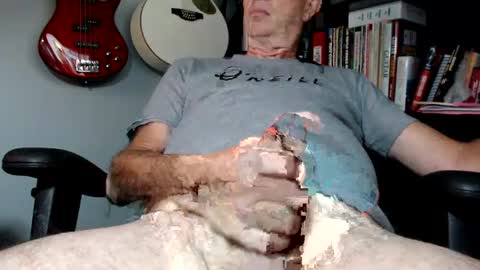 Snapshot of cozycanuck chatting on 09/09/25, 05:07 CozyCanuck online show from 09/09/25, 05:07