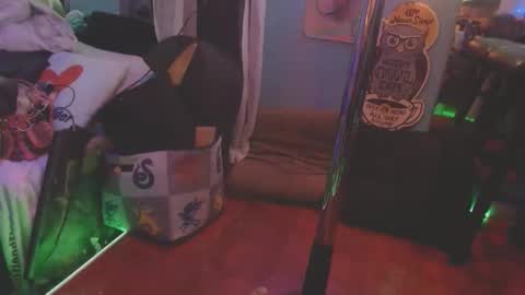 Snapshot of cpl4morethan1 chatting on 10/15/25, 07:19 cpl4morethan1 online show from 10/15/25, 07:19