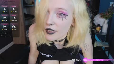 Snapshot of crackling_tati chatting on 12/05/24, 04:53 Tati online show from 12/05/24, 04:53