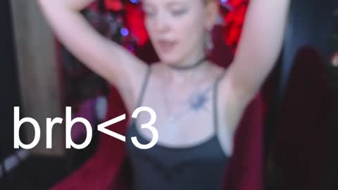 Snapshot of crackling_tati chatting on 12/21/24, 11:56 Tati online show from 12/21/24, 11:56