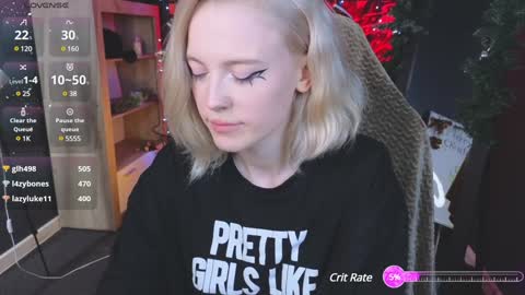 Snapshot of crackling_tati chatting on 12/26/24, 03:38 Tati online show from 12/26/24, 03:38