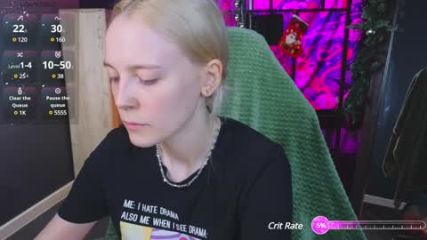 Snapshot of crackling_tati chatting on 12/29/24, 08:58 Tati online show from 12/29/24, 08:58