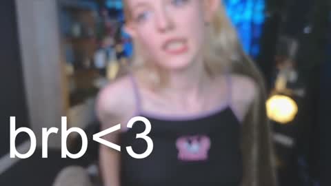 Snapshot of crackling_tati chatting on 12/31/24, 12:21 Tati online show from 12/31/24, 12:21