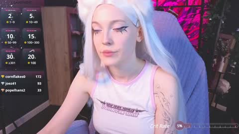 Snapshot of crackling_tati chatting on 01/08/25, 03:08 Tati online show from 01/08/25, 03:08