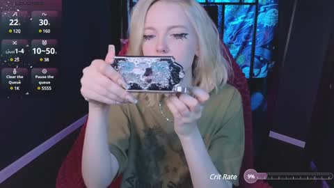 Snapshot of crackling_tati chatting on 01/22/25, 09:10 Tati online show from 01/22/25, 09:10