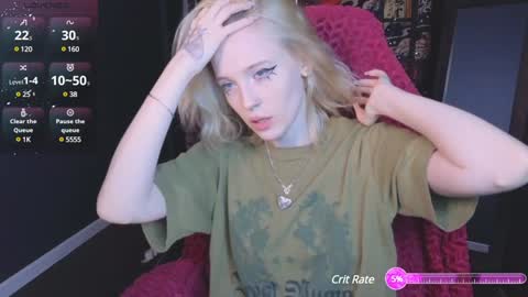 Snapshot of crackling_tati chatting on 02/08/25, 08:53 Tati online show from 02/08/25, 08:53