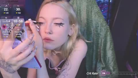 Snapshot of crackling_tati chatting on 02/12/25, 09:22 Tati online show from 02/12/25, 09:22