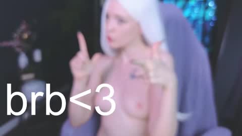 Snapshot of crackling_tati chatting on 02/25/25, 12:03 Tati online show from 02/25/25, 12:03