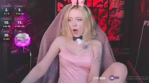 Snapshot of crackling_tati chatting on 03/06/25, 08:59 Tati online show from 03/06/25, 08:59