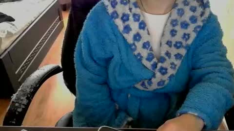 Snapshot of crafty_kity chatting on 04/16/26, 08:48 Mary online show from 04/16/26, 08:48