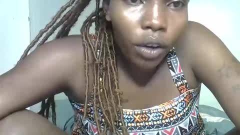 craizybitch online show from 01/22/25, 01:00