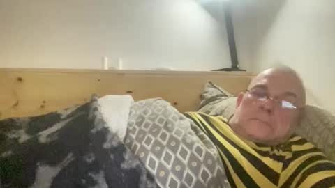 Snapshot of crapaud75018paris chatting on 04/24/26, 07:49 crapaud75018paris online show from 04/24/26, 07:49