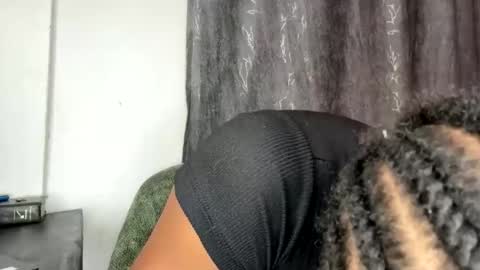 Snapshot of crave_meslowly chatting on 04/05/26, 08:55 Taliee online show from 04/05/26, 08:55