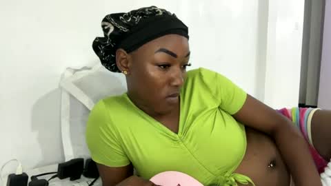 Snapshot of crave_meslowly chatting on 07/19/26, 10:35 Taliee online show from 07/19/26, 10:35