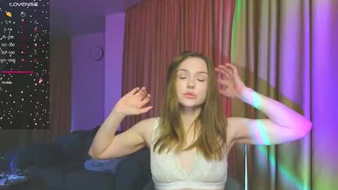 Snapshot of cravelucy chatting on 03/19/26, 02:43 lucy online show from 03/19/26, 02:43
