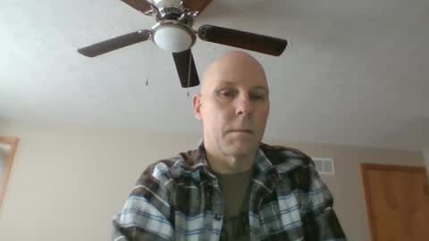 Snapshot of craven5 chatting on 01/15/25, 02:46 craven5 online show from 01/15/25, 02:46