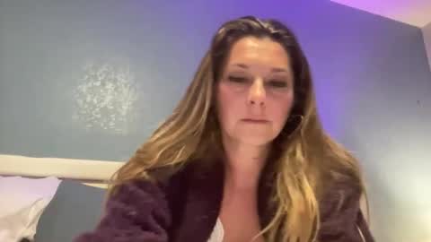 CraveUsXo online show from 02/15/26, 07:38