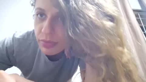 Snapshot of cravingustwoo chatting on 10/19/25, 03:29 cravingustwoo online show from 10/19/25, 03:29