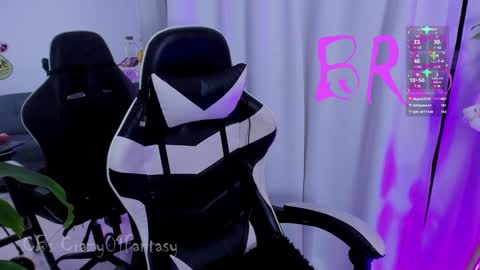 Laura  online show from 01/04/25, 08:28