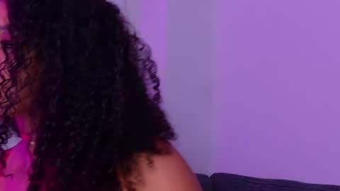 Laura  online show from 12/01/25, 10:04