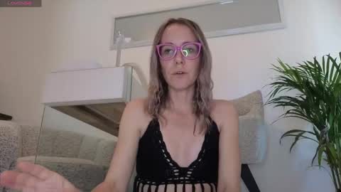 Snapshot of crazy_ass_stacy chatting on 05/05/26, 01:08 Stacy 2pm to 6pm mon-fri 3 CAT online show from 05/05/26, 01:08