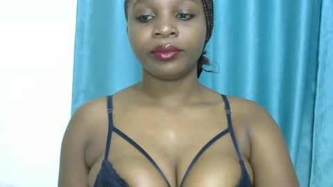 Snapshot of crazy_candy664 chatting on 06/12/26, 03:05 candy online show from 06/12/26, 03:05