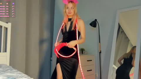 Emma online show from 12/26/24, 05:37