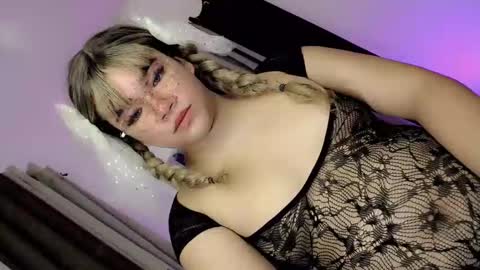 Snapshot of crazy_vixen chatting on 03/07/26, 06:49 Hot Ayisha online show from 03/07/26, 06:49
