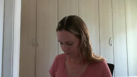 Anny online show from 01/24/25, 10:53