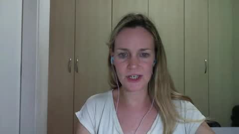 Anny online show from 01/31/25, 08:01