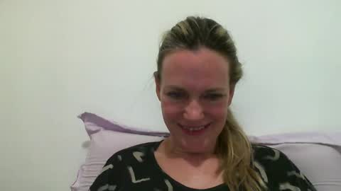 Anny online show from 02/18/25, 12:15