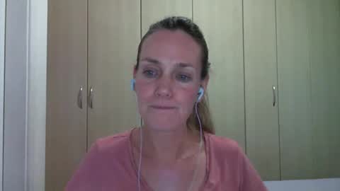 Anny online show from 02/26/25, 10:09