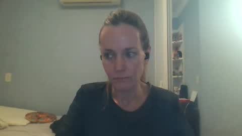 Anny online show from 09/18/25, 10:56